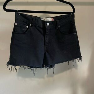 Vintage Levi’s 550 cut off black denim Jean shorts